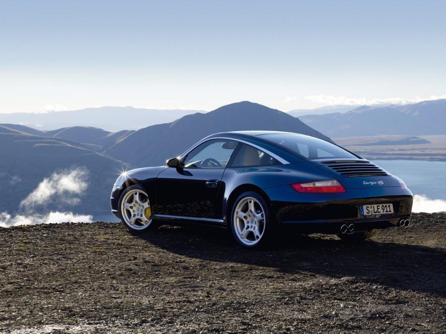  Porsche 911 Targa 4S 2005 года  (фото 21 из 39)